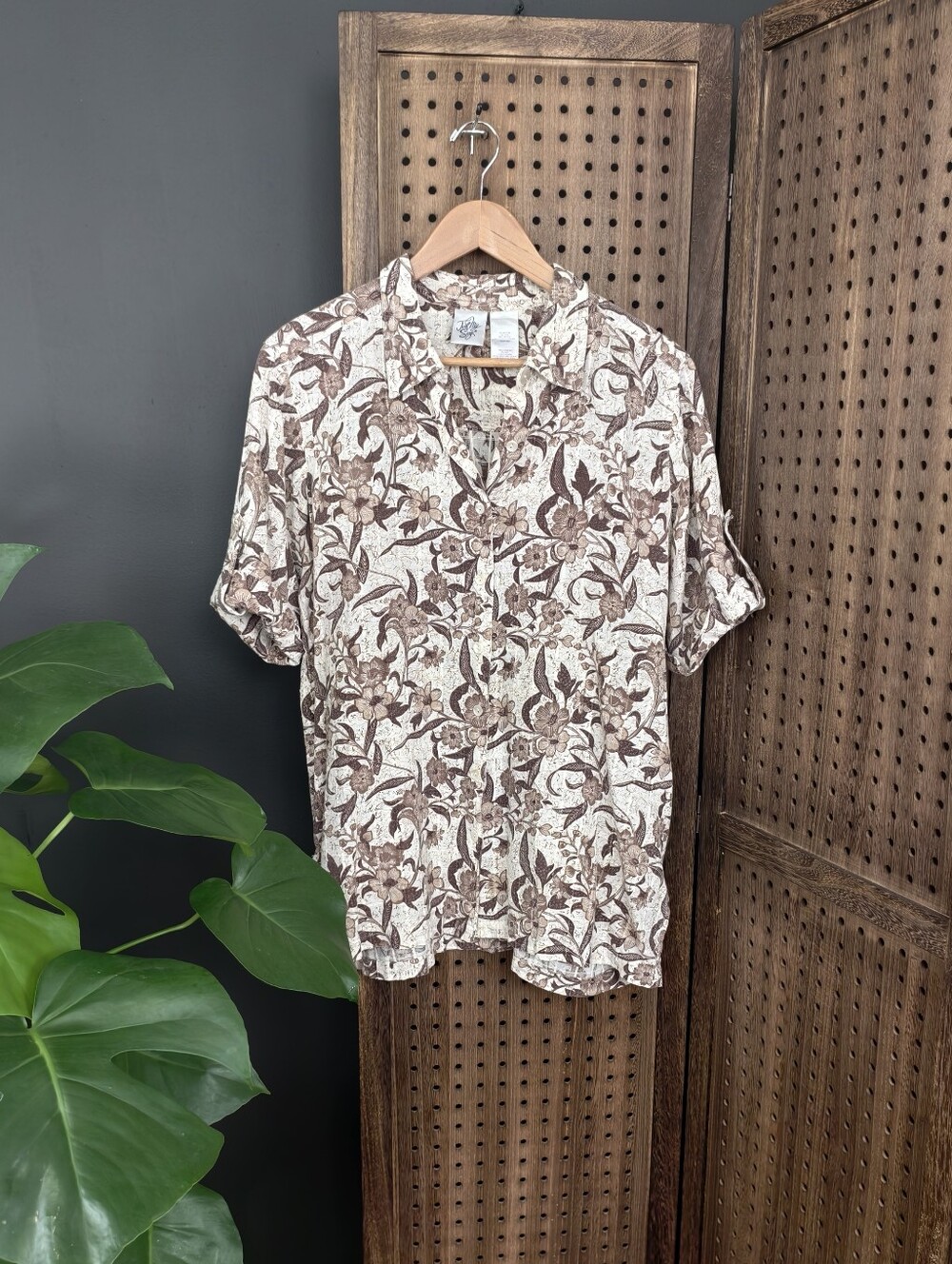 Vintage Casual White and Brown Floral Short-Sleeve Camo Shirt